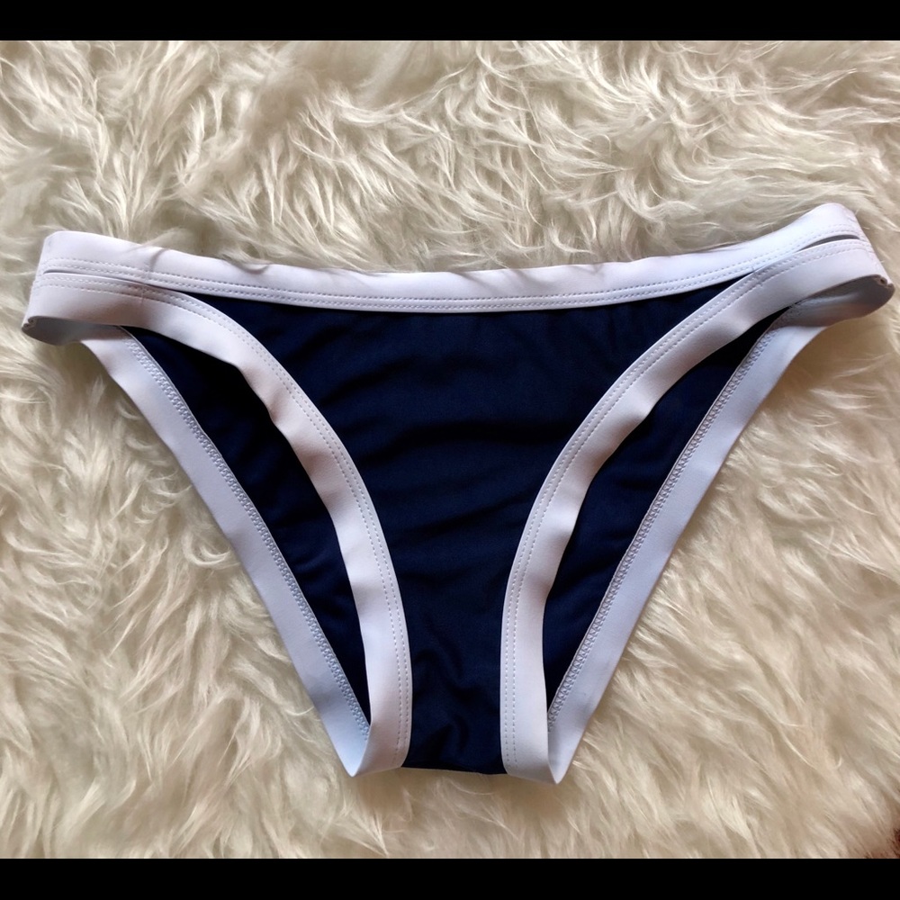 Blue Bikini 💙 - Picture 4 of 6
